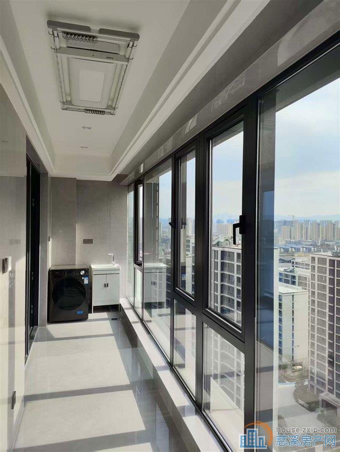 新城河新河坊 万固臻悦府  四室二厅二卫