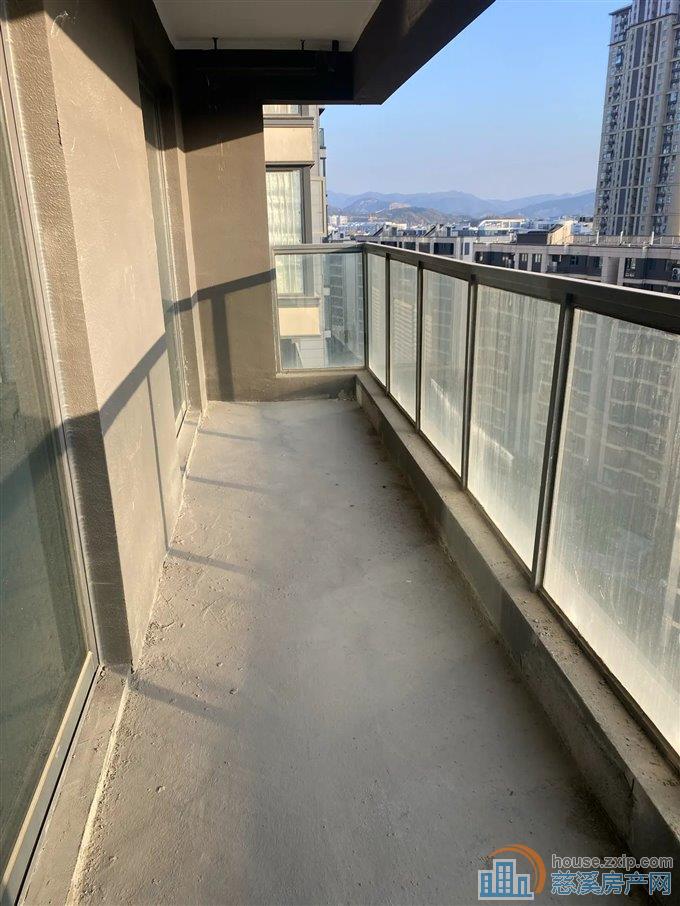 江樾潮启3室2厅2卫