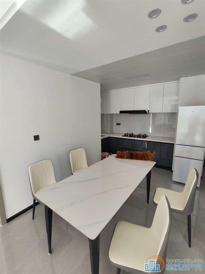 新城河新河坊 万固臻悦府  四室二厅二卫