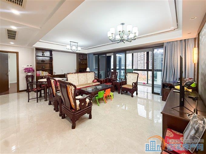 俯院江南南区143平275万精装送车位