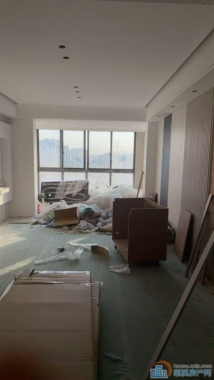 观湖佳苑142平方156.8万车位储藏间