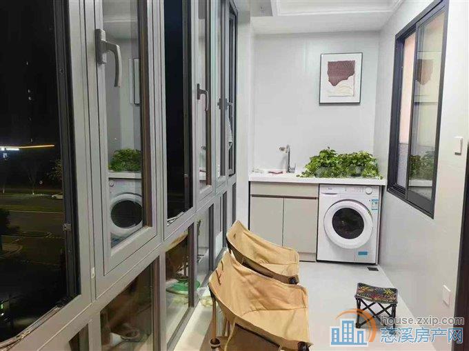 首次出租云逸里豪华精装