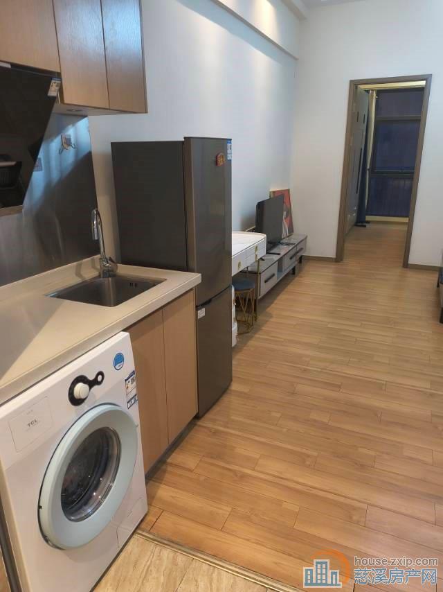 海铂中心61平自住精装朝南好楼层