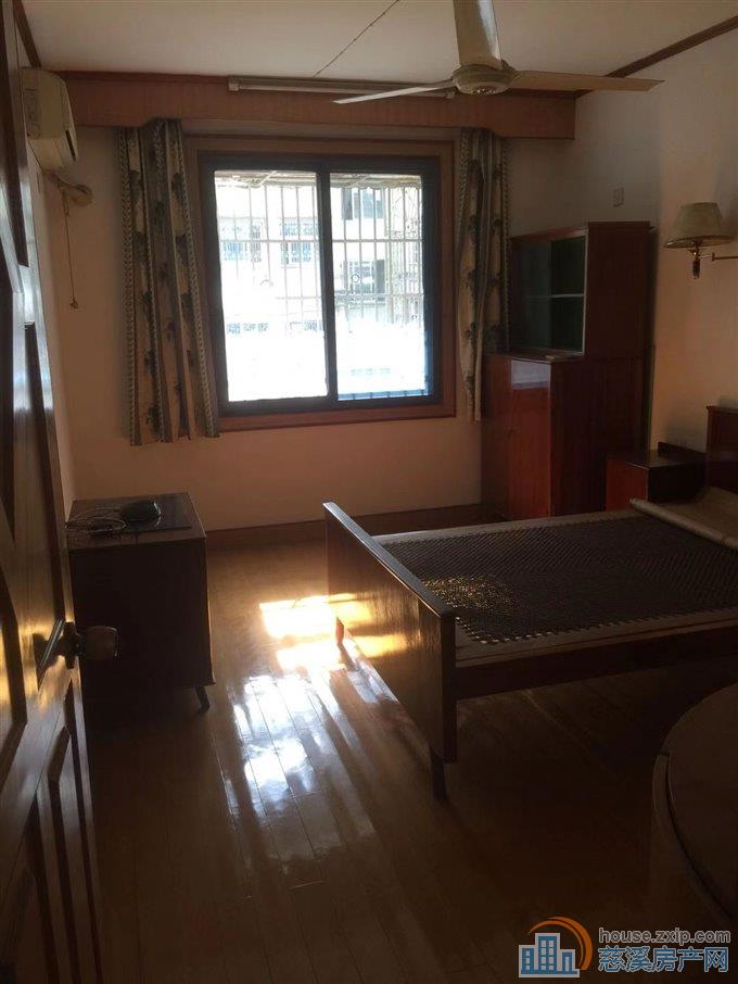 吉祥新村1楼二室送储物间1500元