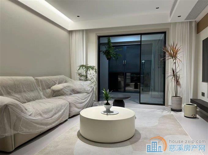 保利俯院江南北区126平精装172.8万