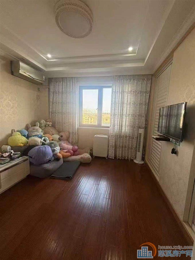 和润公寓132平带39平车库109万