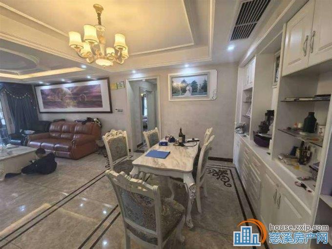 保利君悦湾135.8平婚装135.8万