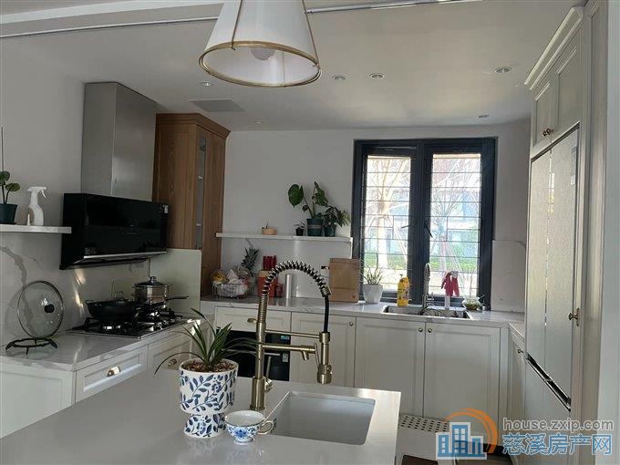 上东辰府130平229.8万精装送车位