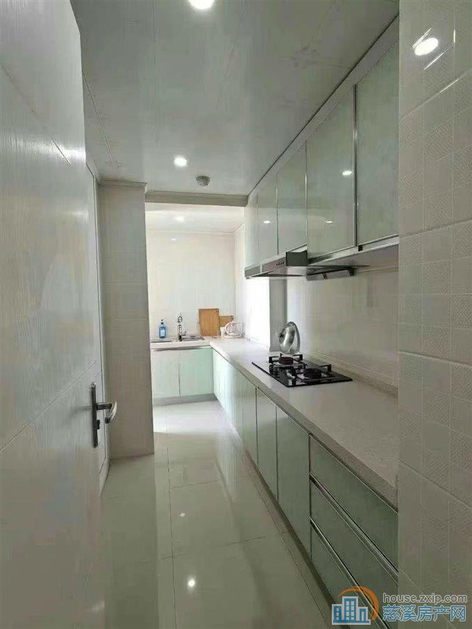 白金湾133平中高楼层精装129.8万