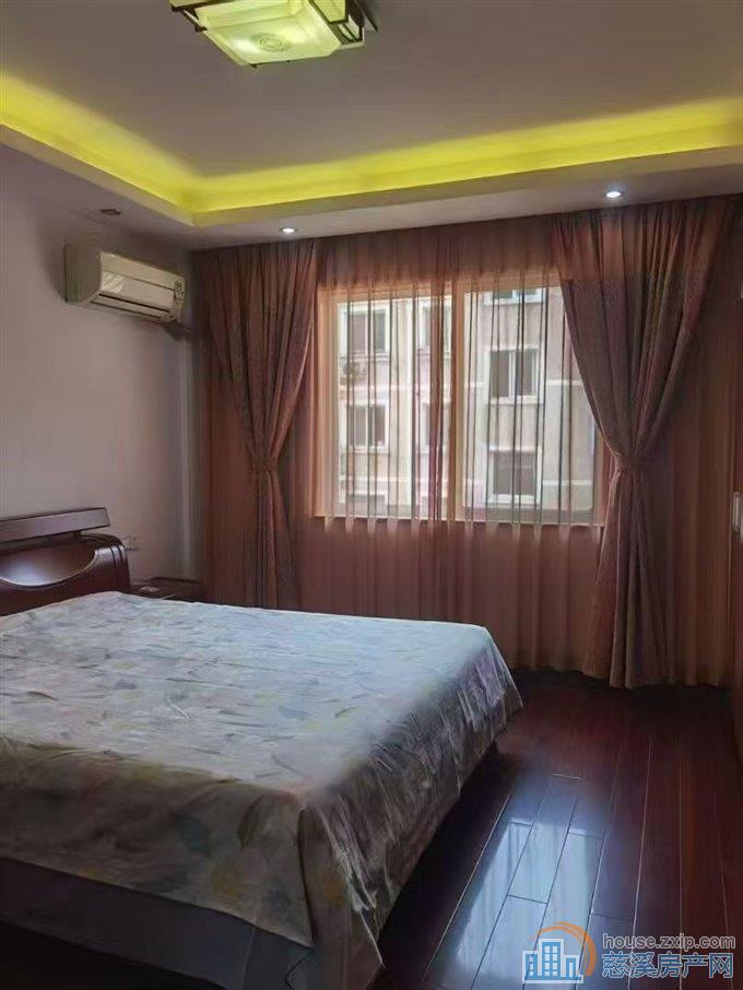 隆兴家园3楼150平车库套精装188万