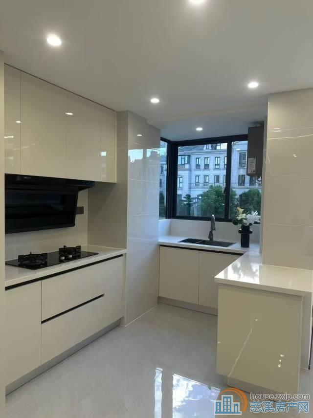 蔚蓝云图85平方豪装119.8万满2年