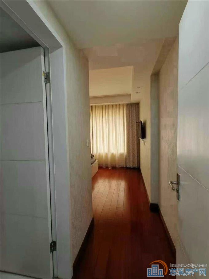 白金湾133平中高楼层精装129.8万