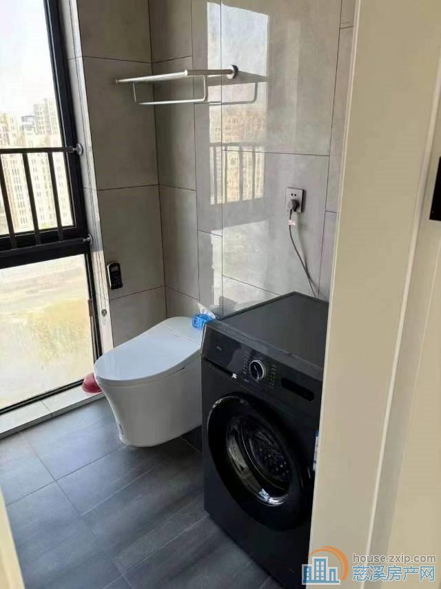 界牌新村51平南北通透精装1900元