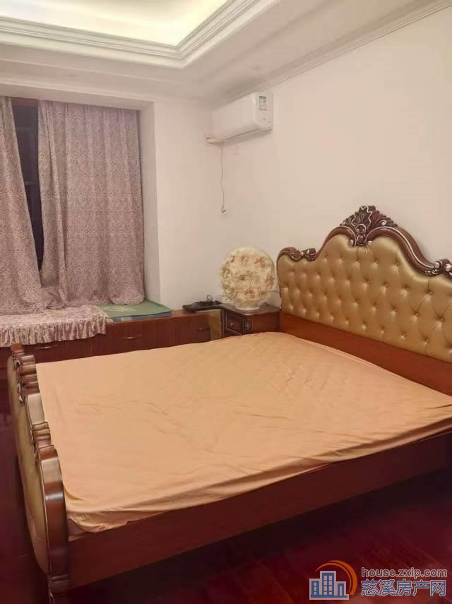 嘉景园多层洋房2楼124平精装158万