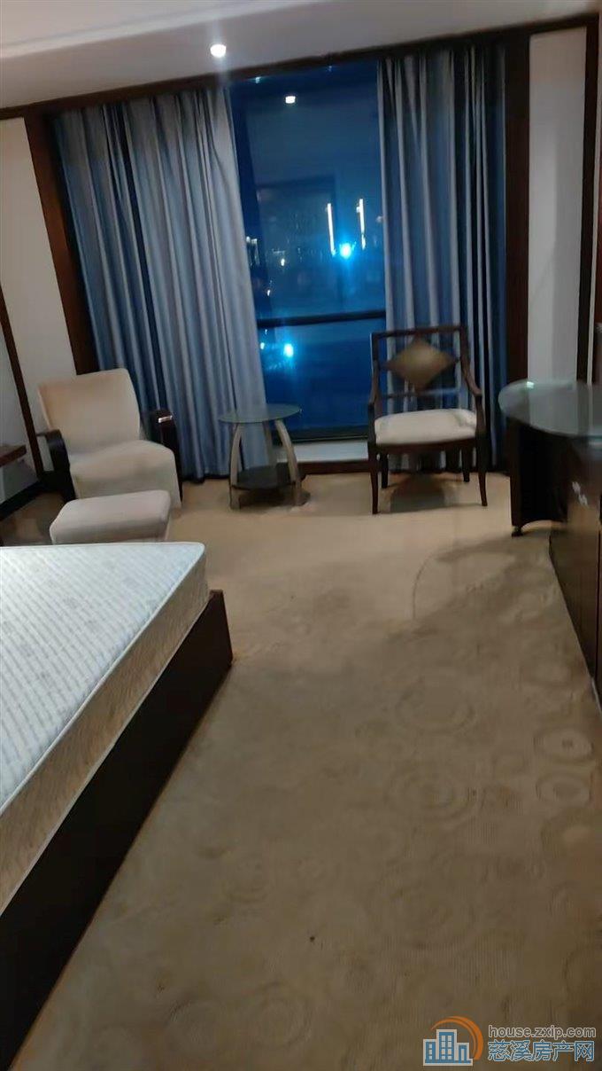 出租【波斯曼】精装一室一卫 无厨房 600-1000元每月