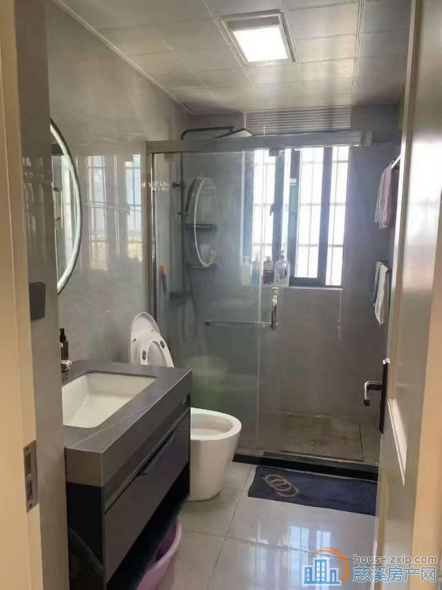 鸣北小区105平层佳精装车位117.8万