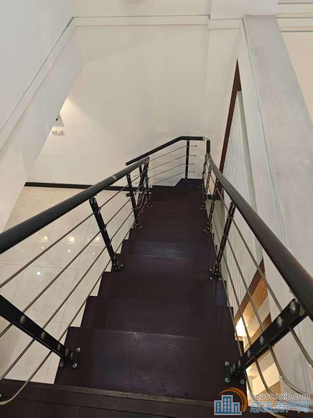 宁都华庭复式198平精装带车位160万直