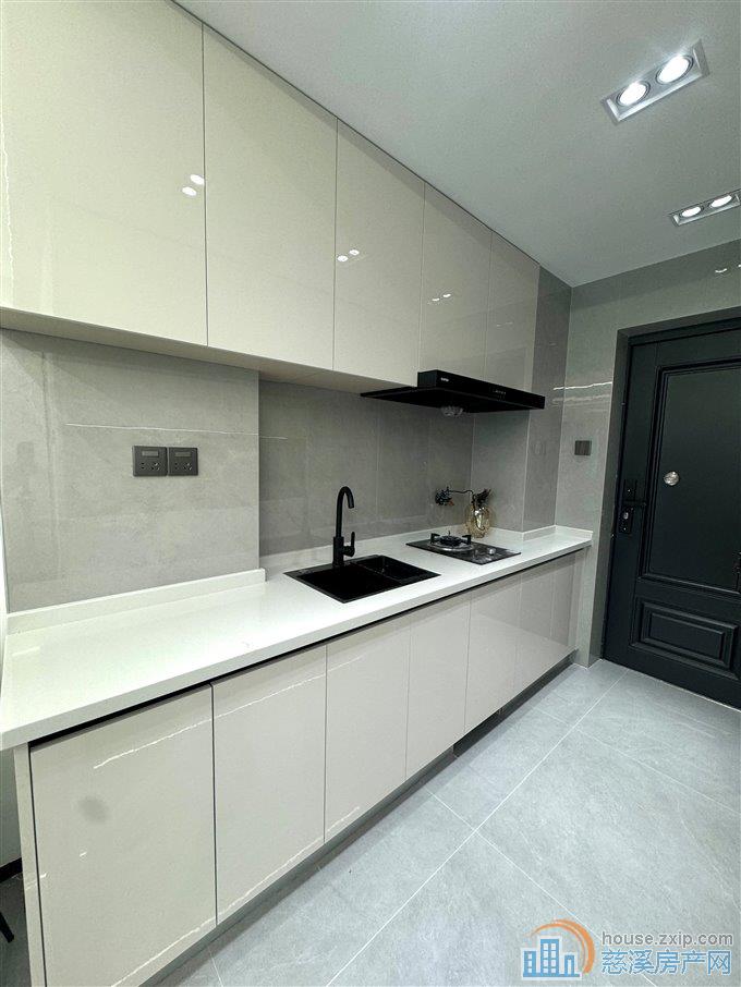 富丽湾景苑电梯房黄金楼层全新精装直接钥匙