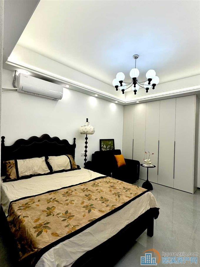 金山新村全新精装修带花园直接房源钥匙在