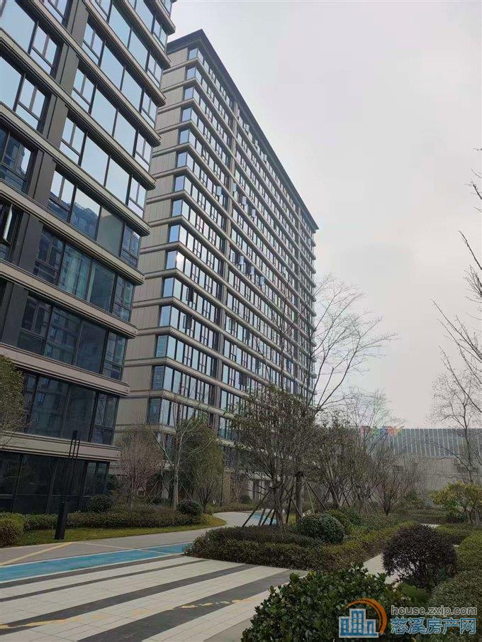 万固臻悦府 东区 新城河新河坊旁