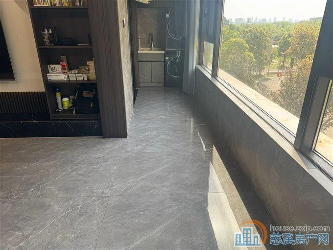 珑玥府143平288万送车位精装修