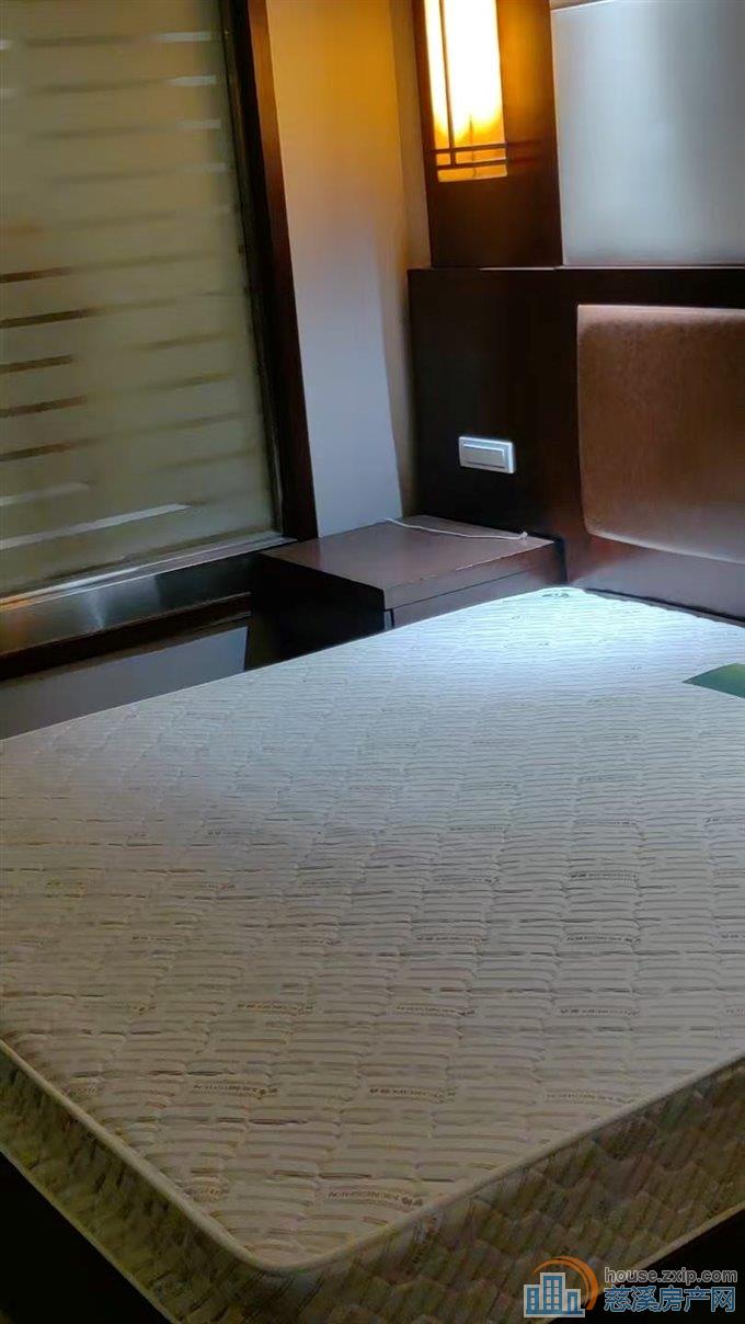 出租【波斯曼】精装一室一卫 无厨房 600-1000元每月