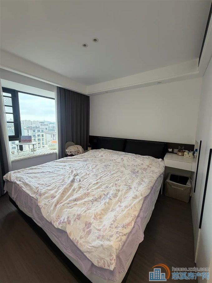 华鸿大发誉林府 精装 黄金楼层 有车位