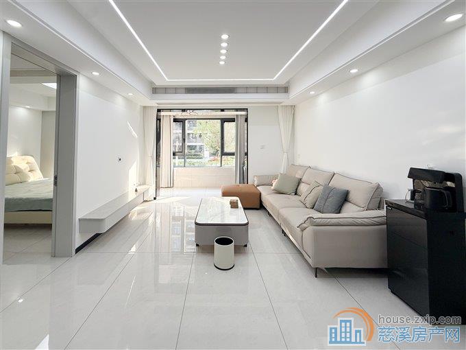 天安盛世精装洋房 三开间拎包入住带车位