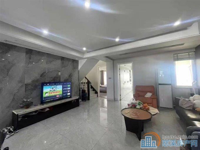 环驰二期复式118平+56平精装178万