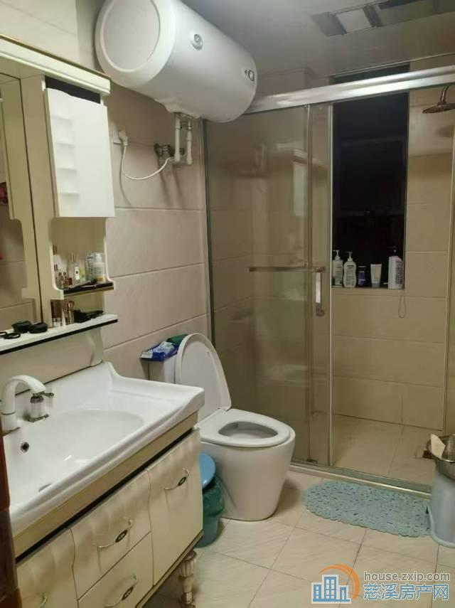 嘉景园多层洋房2楼124平精装158万