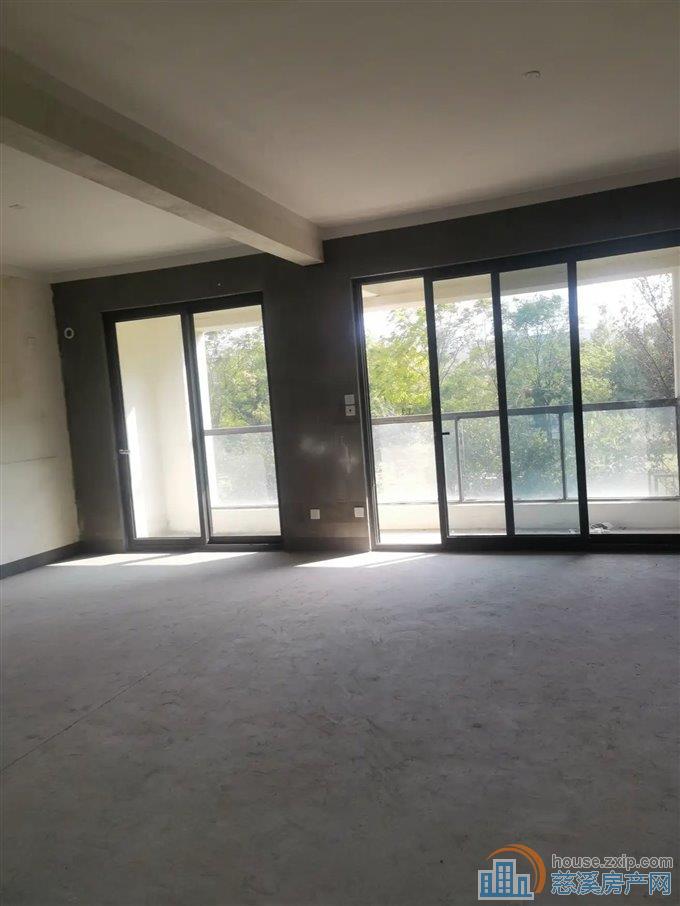 特价 泊江府四间朝南稀缺洋房，送产权车位