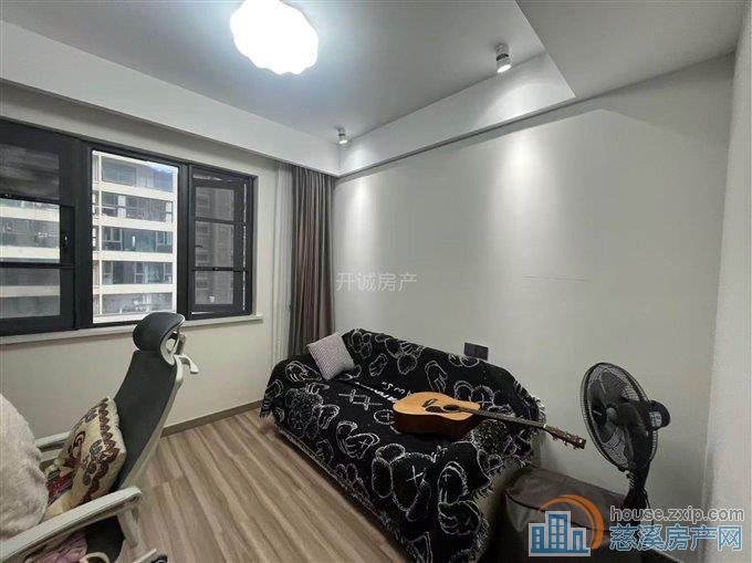 天铂佳苑豪装124平带车位152万