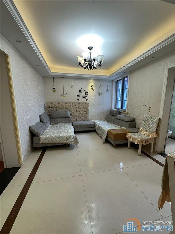 吉祥新村菜场旁 精装二室 月租2300元