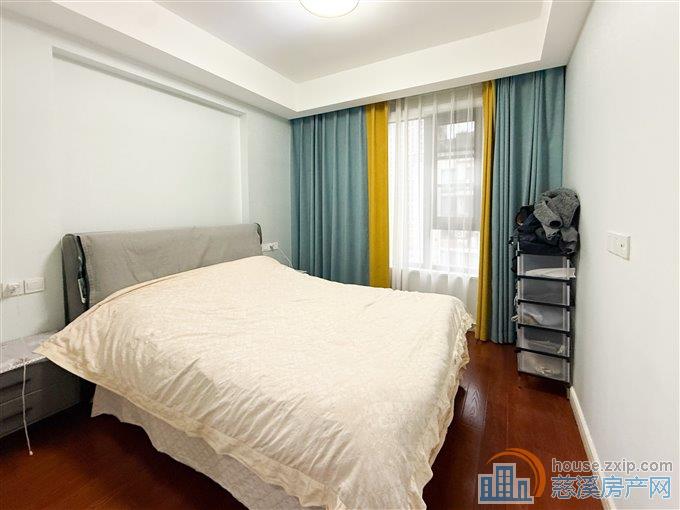 洋房保利俯院江南南区143平275万