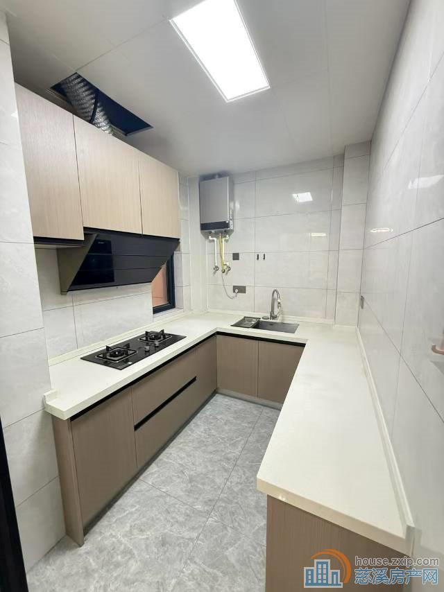 新潮塘南苑60平精装带车位1900元