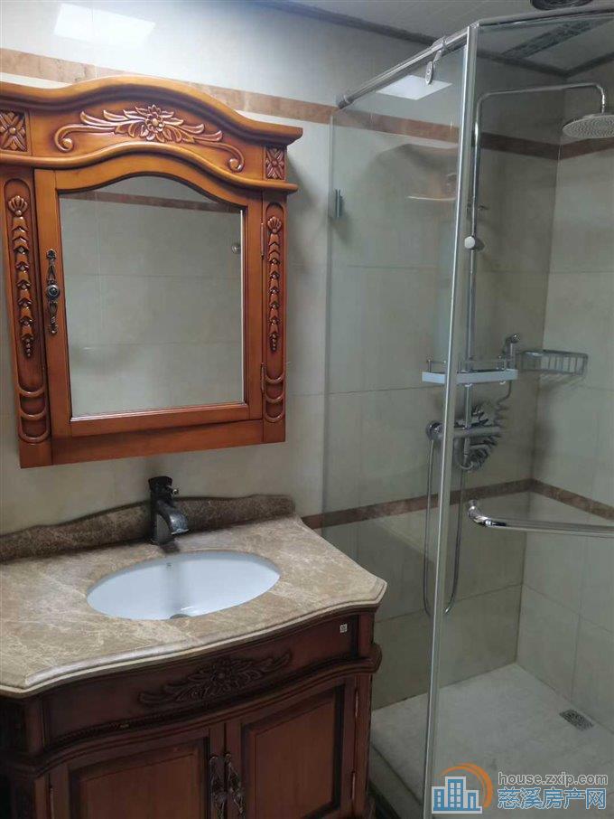 嘉景苑183平豪装+车位储188万