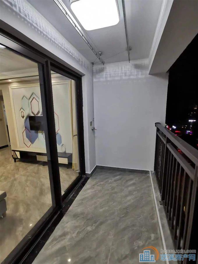 江滨之城 精装102平138万黄金楼层