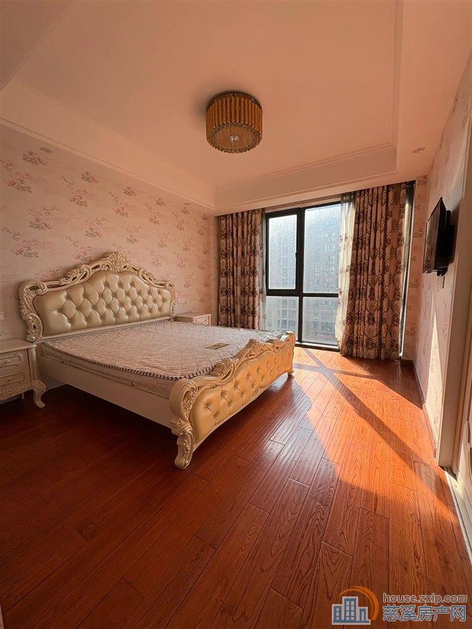 界牌新村138平150万送车位精装修