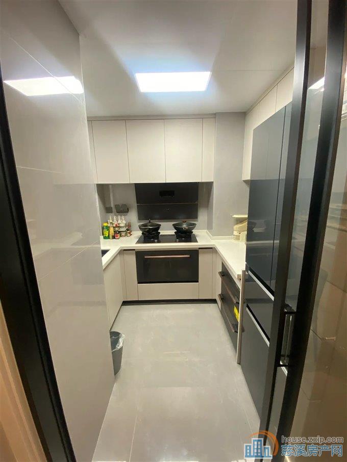 江樾潮启130平225万精装修四居室