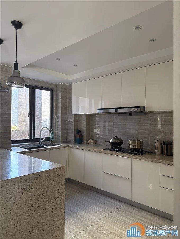 白金湾 精装144平145万 中央空调