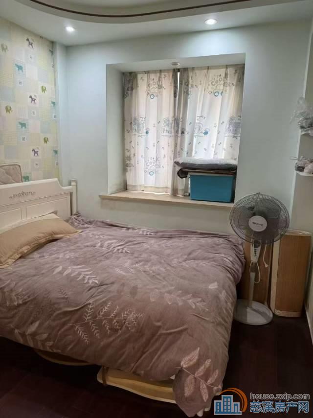 百合家园中楼层89平方精装67万