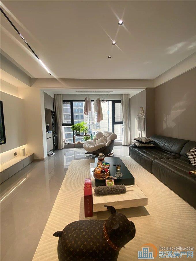 江樾潮启130平225万精装修四居室