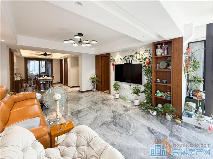 性价比超高望玥府123平精装4室仅225