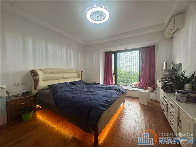 金地鸿悦 188平 精装带地暖270万