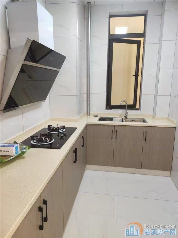 慈吉陪读阳光城100平精装三室3900元