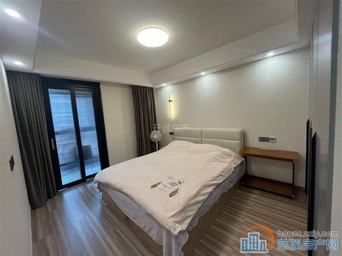 天铂佳苑豪装124平带车位152万