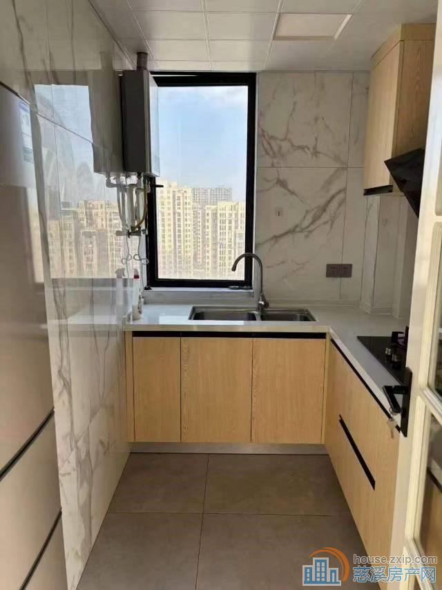 界牌新村51平南北通透精装1900元