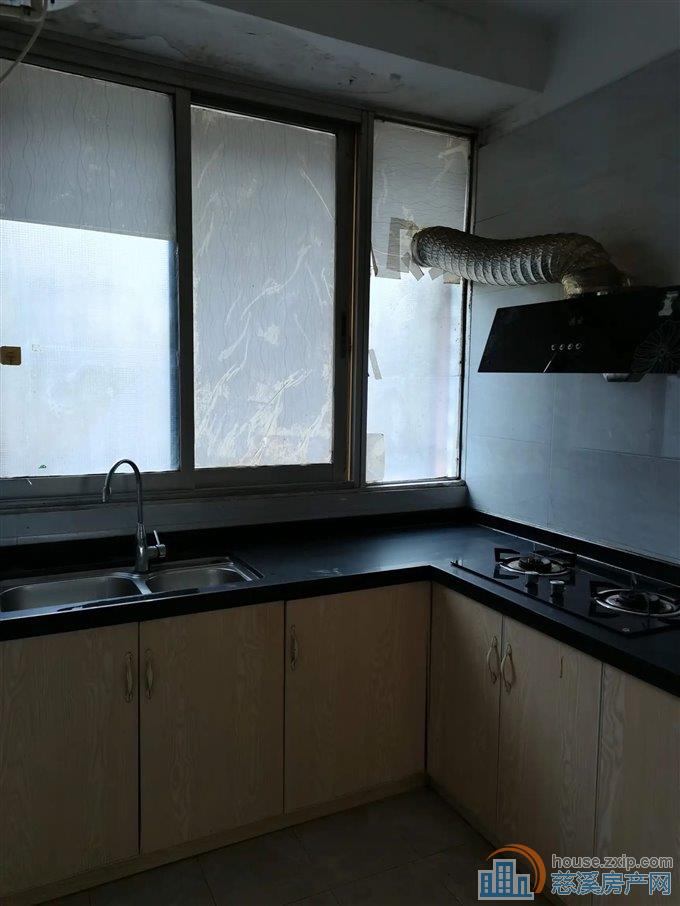 稀缺 茜苑新村三楼精装 位置好