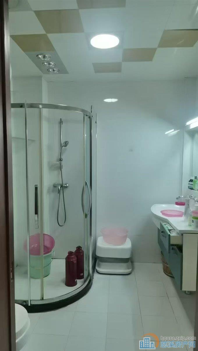 隆兴家园3楼150平车库套精装188万