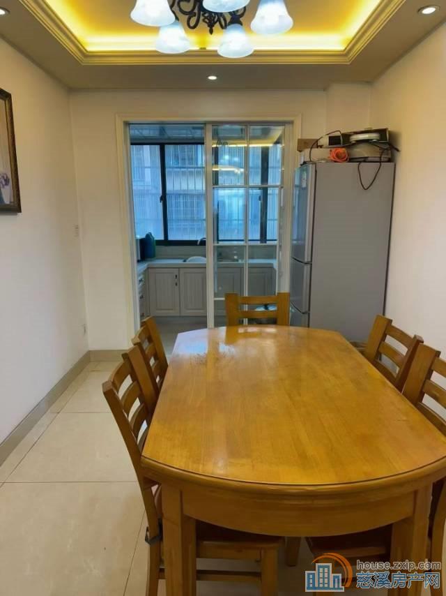 百合家园中楼层89平方精装67万